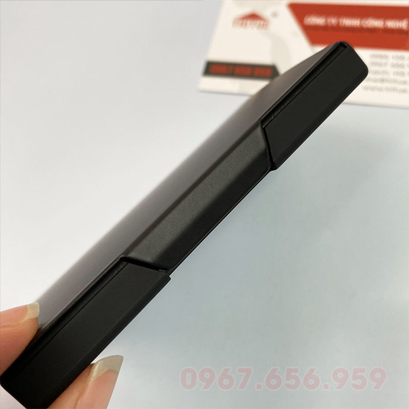 Hộp name card cao cấp bằng kim loại khắc tên riêng HC33 39 Hop name card cao cap khac ten lay ngay