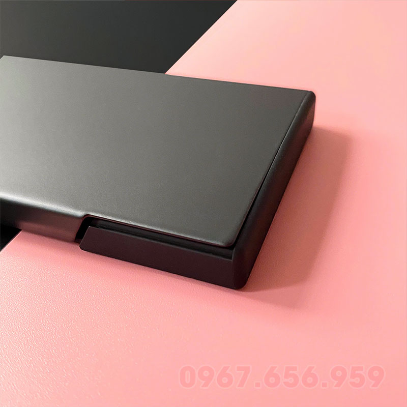 Hộp name card cao cấp bằng kim loại khắc tên riêng HC33 40 Hộp name card cao cấp