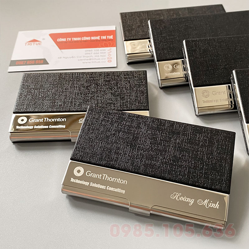 Ví đựng card khắc tên theo yêu cầu lấy ngay HC05 43 ví đựng card hàng hiệu bằng da giá rẻ