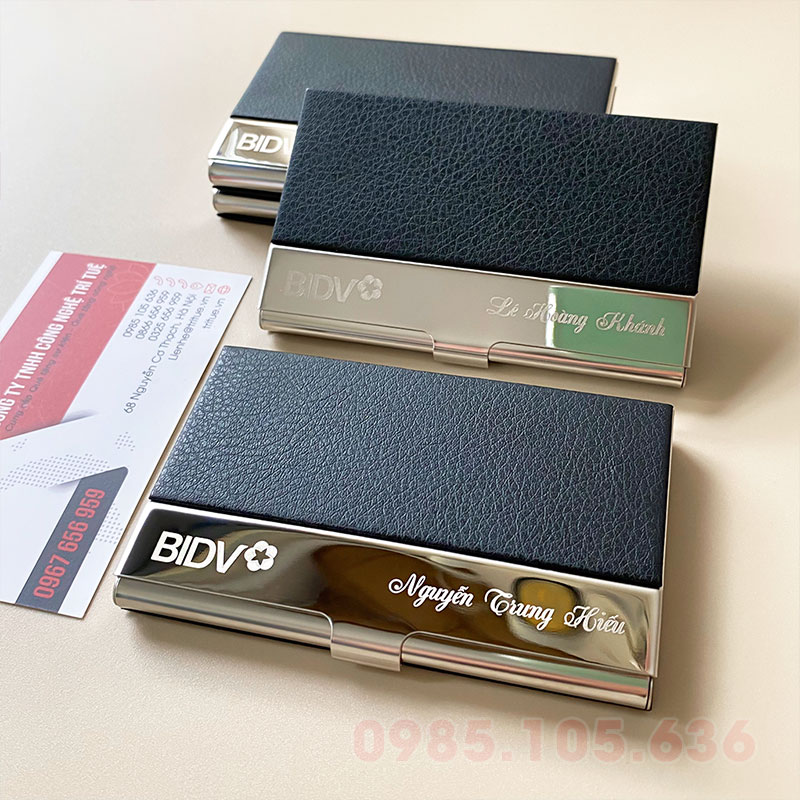 Ví đựng card khắc tên theo yêu cầu lấy ngay HC05 46 ví đựng card visit khắc tên nhân viên