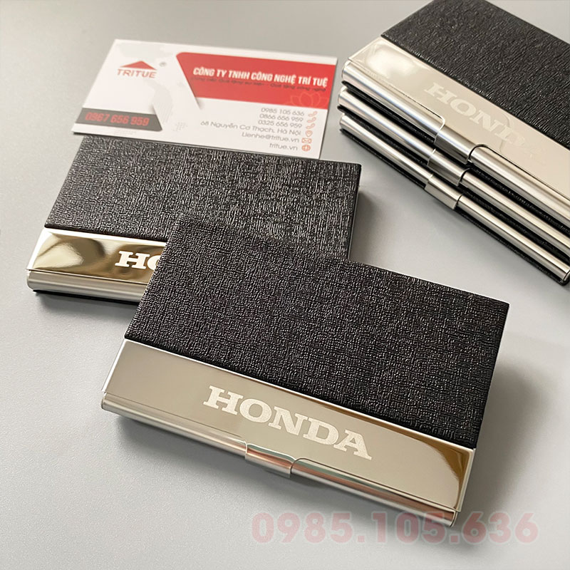 ví đựng card hàng hiệu bằng da khắc nhanh