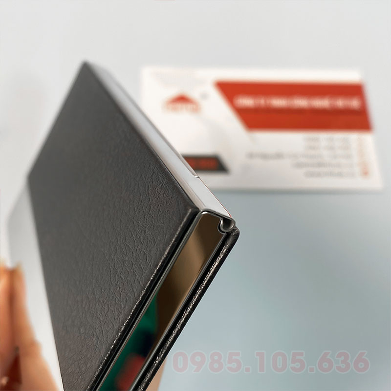 Ví đựng card khắc tên theo yêu cầu lấy ngay HC05 51 Ví đựng card khắc tên theo yêu cầu lấy ngay HC05 50